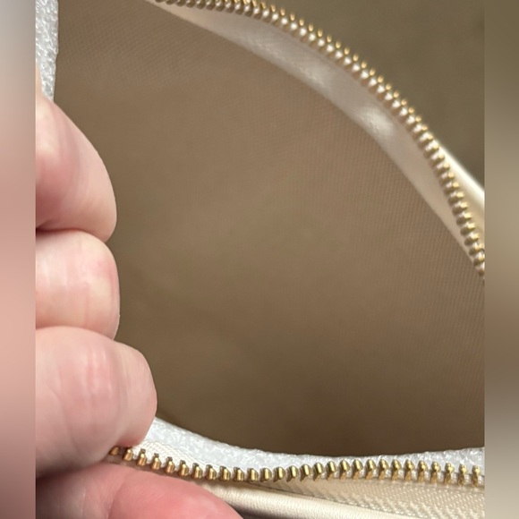 COACH NWT limited re-edition โThe Curve Zip Bagโ glove tanned leather, dust bag - Picture 17 of 17